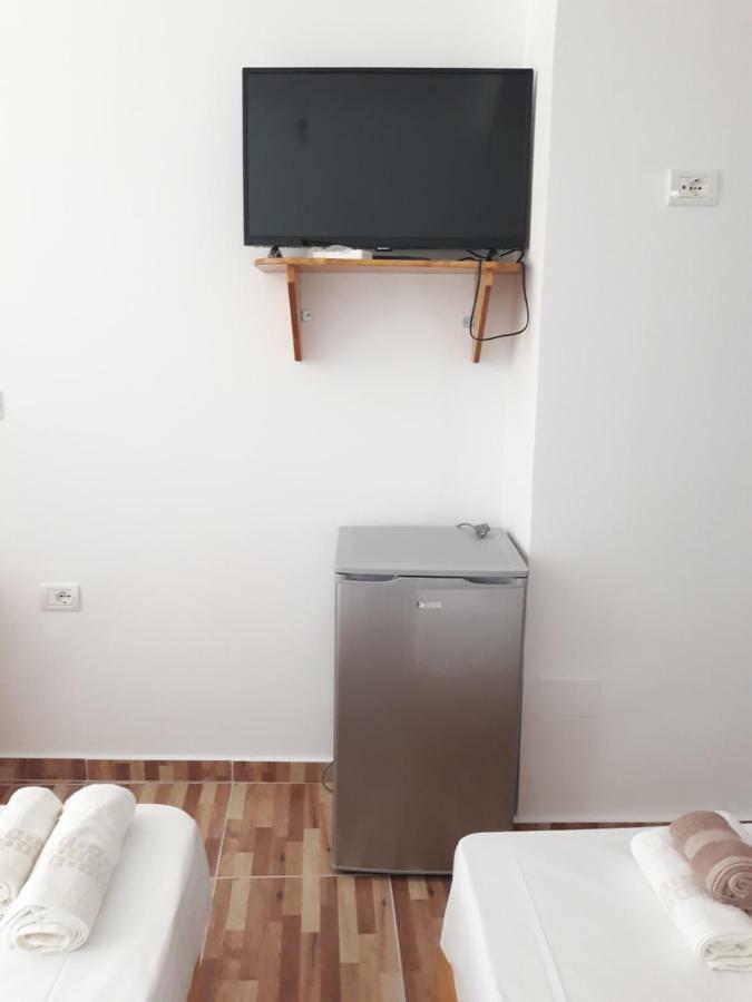 Beleris Rooms Himare Luaran gambar