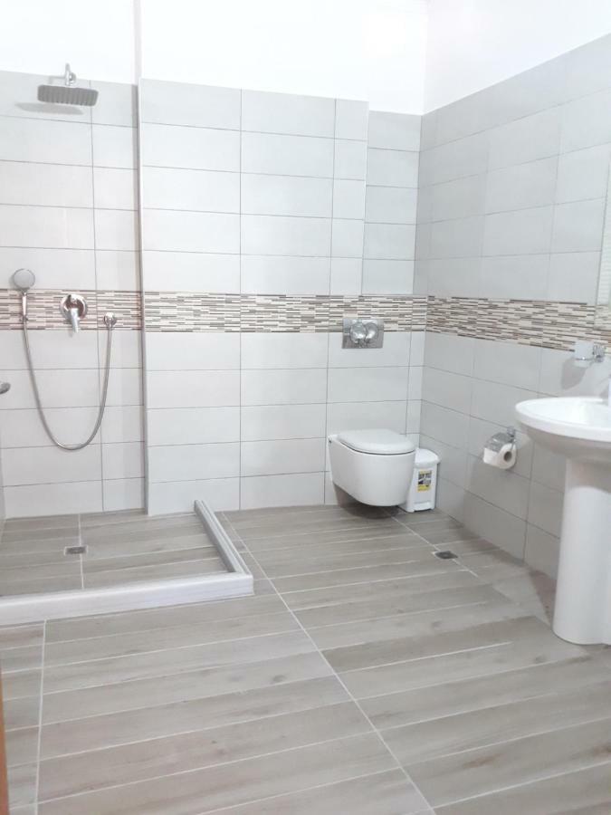 Beleris Rooms Himare Luaran gambar