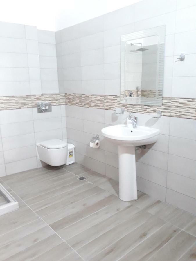 Beleris Rooms Himare Luaran gambar