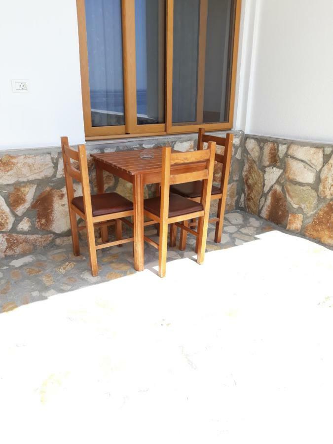 Beleris Rooms Himare Luaran gambar