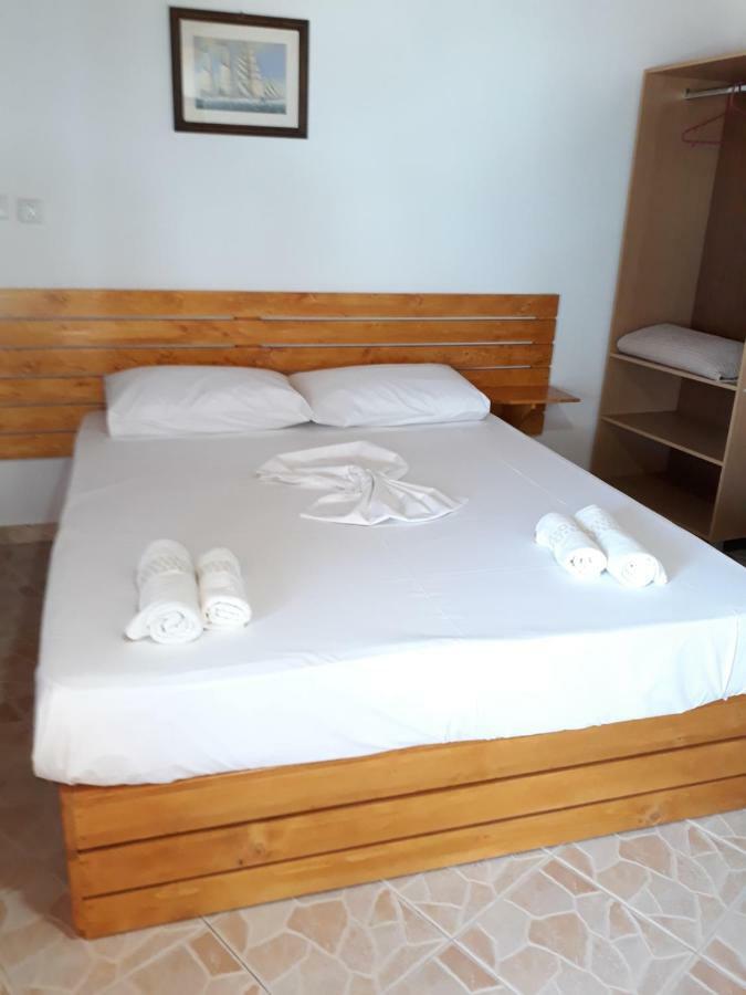 Beleris Rooms Himare Luaran gambar