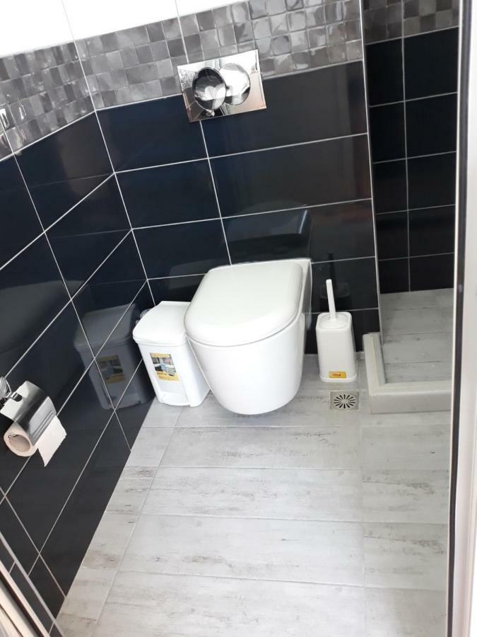 Beleris Rooms Himare Luaran gambar